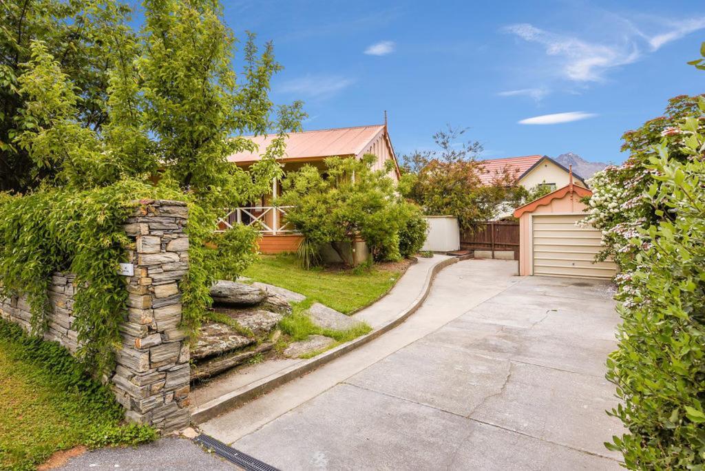 Central Peach - Queenstown Holiday Home Eksteriør bilde
