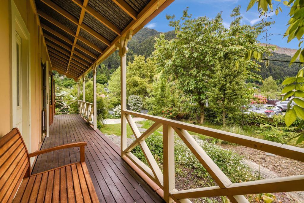 Central Peach - Queenstown Holiday Home Eksteriør bilde