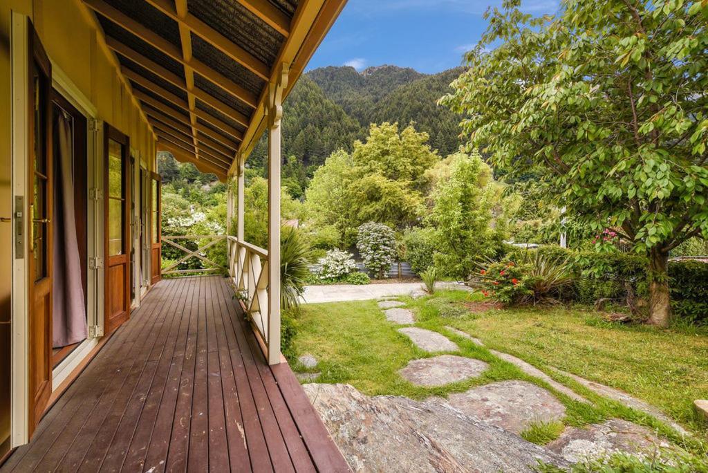 Central Peach - Queenstown Holiday Home Eksteriør bilde